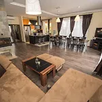 Vakarel Residence *